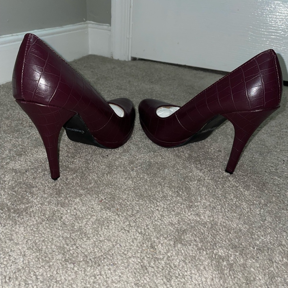 Heels - Picture 4 of 5